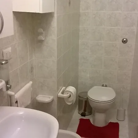 - Sleeps 3 & Swimming Pool Апартаменты