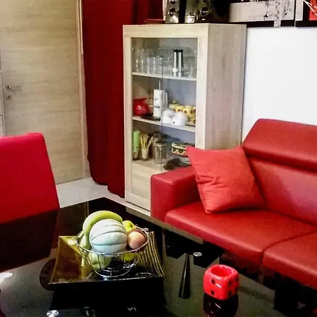 - Sleeps 3 & Swimming Pool * Реальмонте